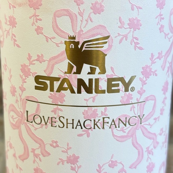 Stanley x LoveShackFancy Tumbler 30 Oz In Coquette Bow Chantilly Like New - Picture 3 of 13